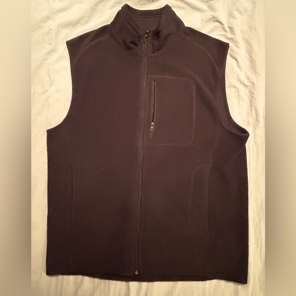 FIELD & STREAM Fleece Vest Mens M Full Zip Pockets  Outdoors Black EUC